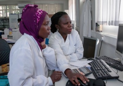 Researchers in a laboratory, MRC/UVRI &amp; LSHTM Uganda Research Unit, Entebbe, Uganda