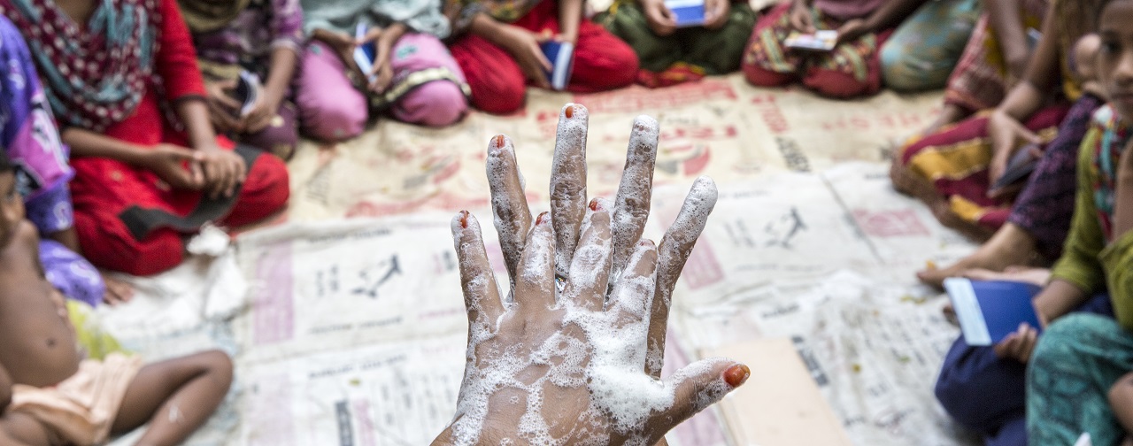 Handwashing Bangladesh - WaterAid - Credit: DRIK Habibul Haque