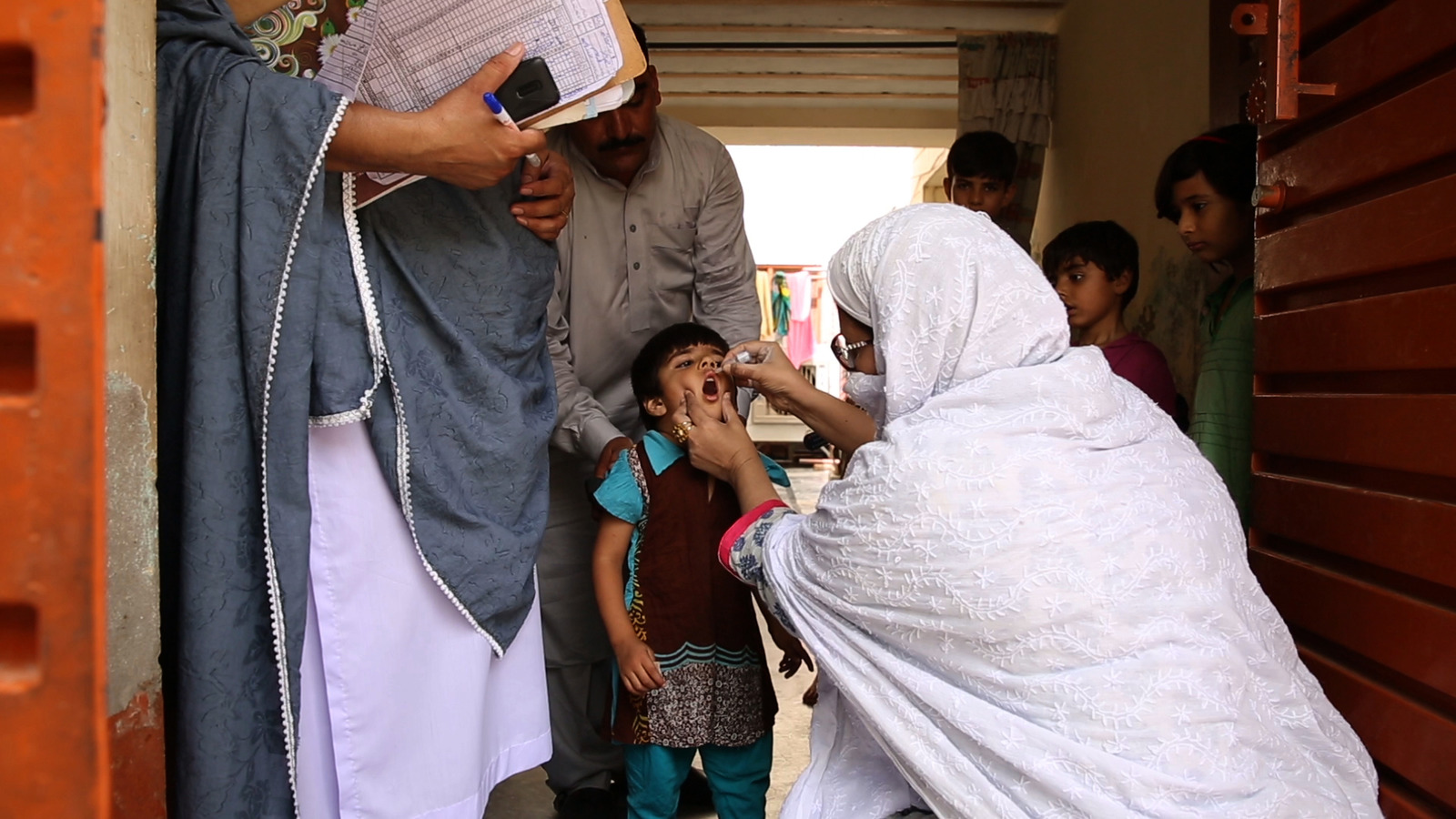Caption: Vaccination against polio in Pakistan. Credit: Sanofi Pasteur