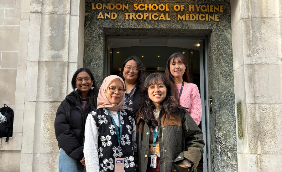 MSc students outside LSHTM Keppel Street Building