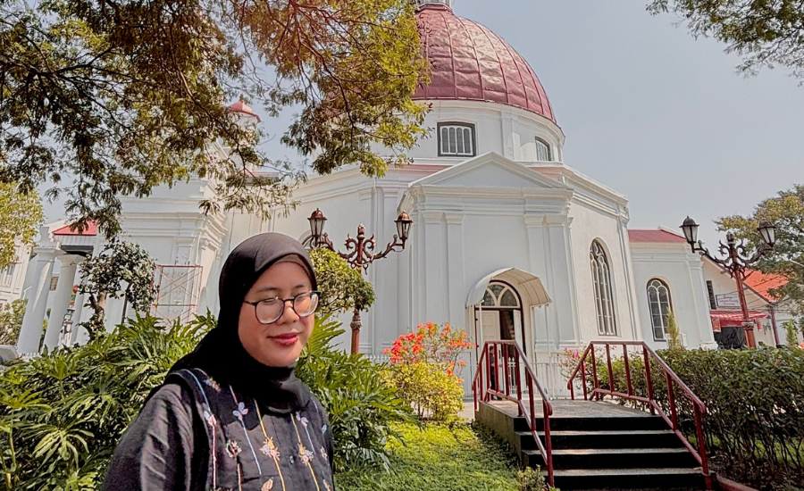 MSc Student Kayla in Semarang, a city closeby to Pekalongan where she did her Summer Project