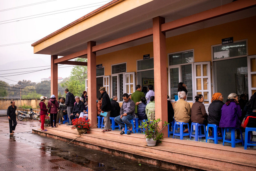 Patients waiting at a clinic in Hoa Binh City in Northern Vietnam © World Health Organization/Sebastian Liste/2018