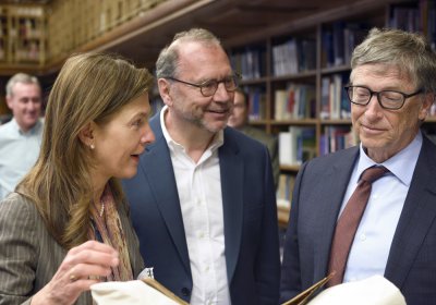 Bill Gates, Peter Piot and Heidi Larson