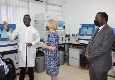 UK Minister in the Lab