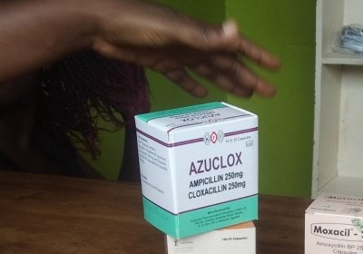A box showing the label for azuclox, a mix of ampicillin and cloxacillin, two antibiotics.