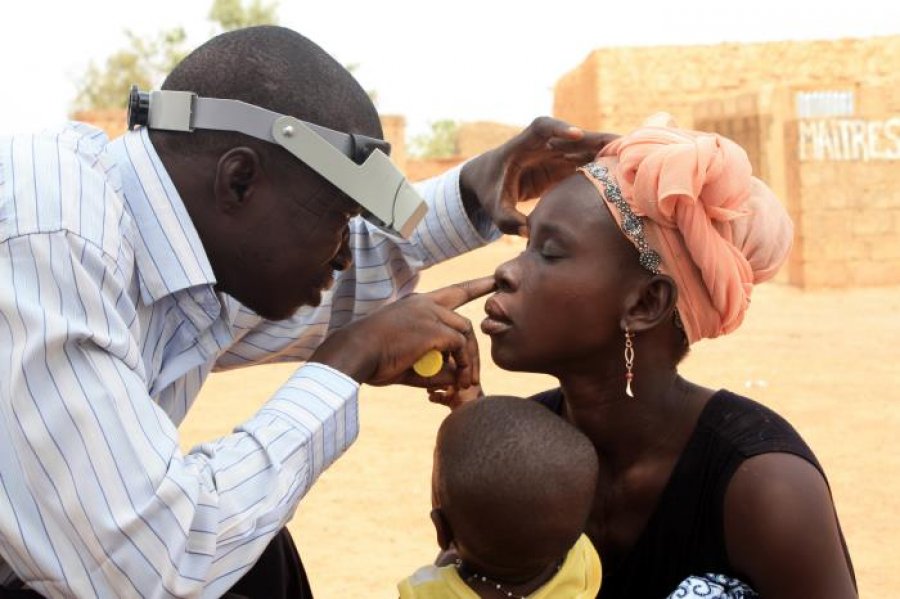 Measuring Trachoma in Burkina Faso. Credit: Alaine Kathryn Knipes; Parasitic Disease Branch (DPDx); Division of Parasitic Diseases and Malaria