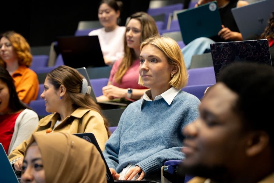 Students in John Snow lecture theatre