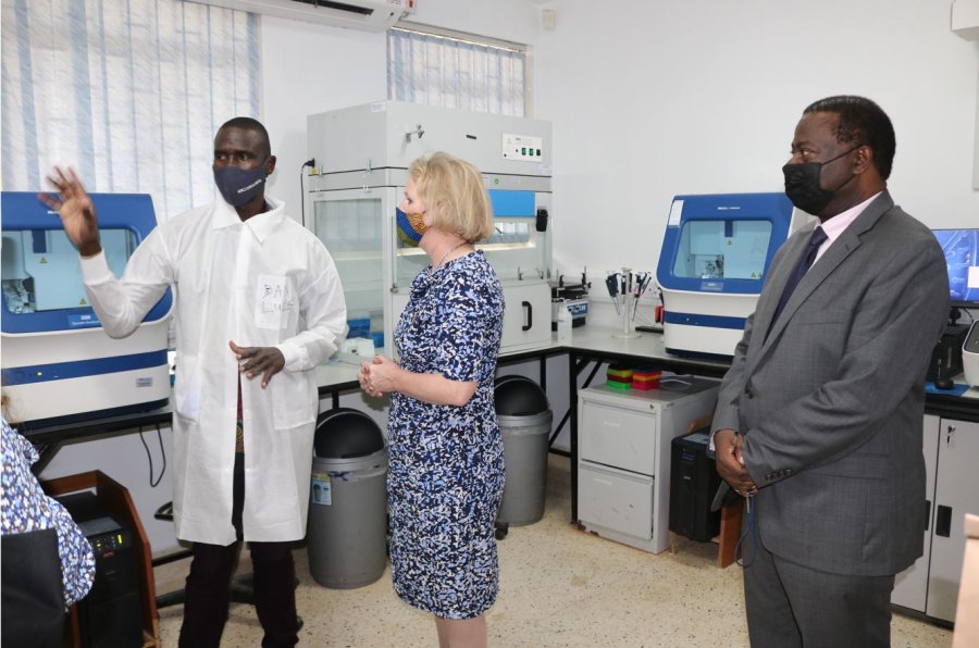 UK Minister in the Lab