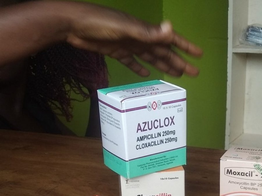A box showing the label for azuclox, a mix of ampicillin and cloxacillin, two antibiotics.