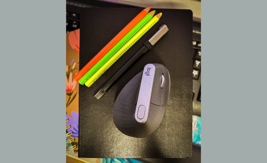 Mouse & colour pens.