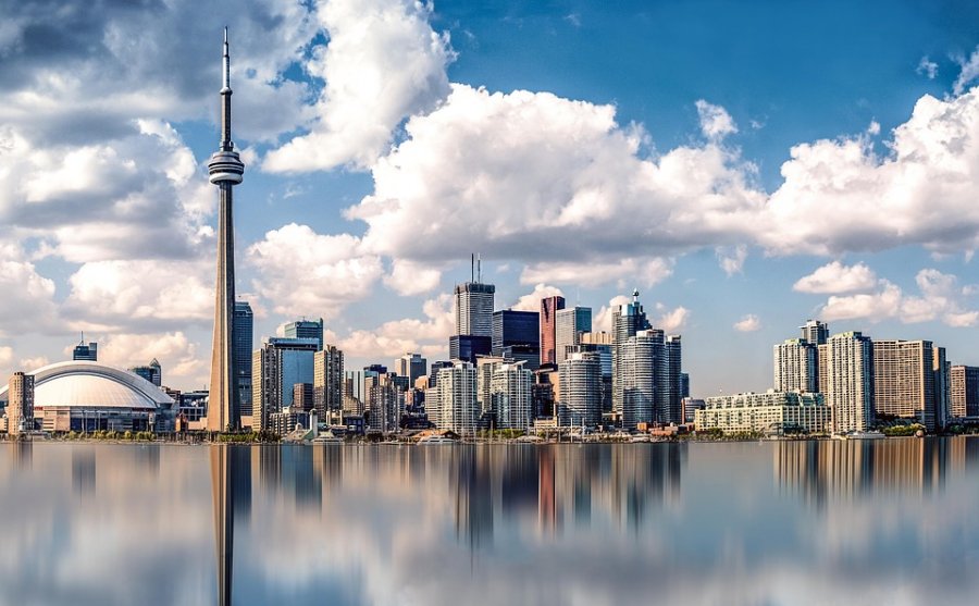 Toronto skyline view