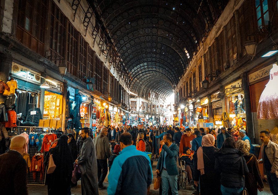 Crowds at the old Damascus market in Syria. Photo: Mahmoud Sulaiman