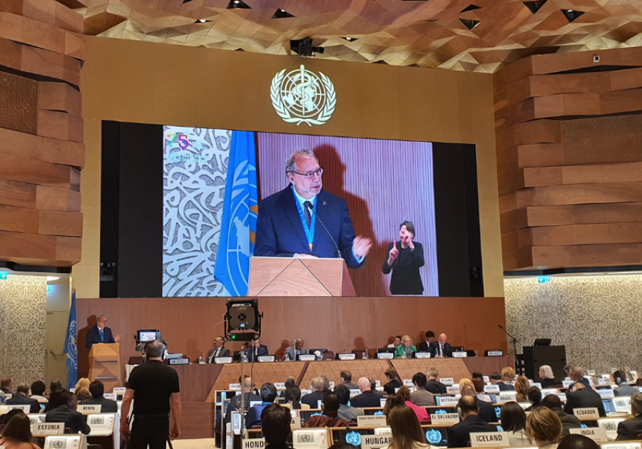 Professor Peter Piot gives remarks after receiving a Global Health Leader Award from WHO Director-General 